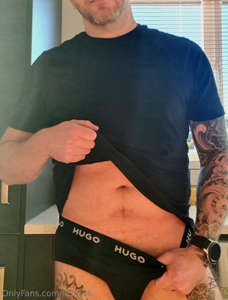 アナル乱交オンリーファンズ 可愛い 画像