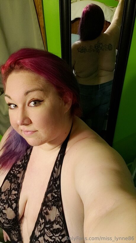 キティ・ウェット・オンリーファンズ 美しいヌード ギャラリー