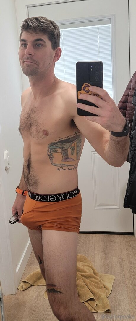 Taylorpeaks セクシーモデル ギャラリー