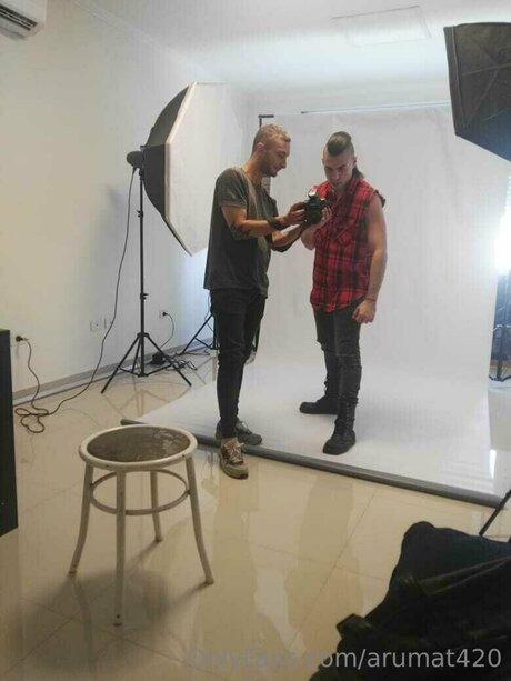 Arumat420 ポルノスター ヌード 画像