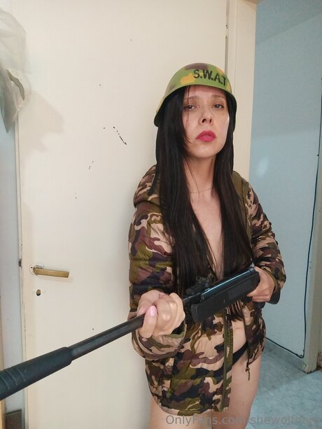 Shewolfdani セクシーモデル 画像