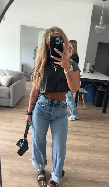 Lexii violett セクシー女優 写真