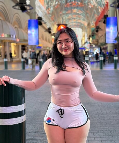 パイズリ オンリーファンズ ホットxxx 写真