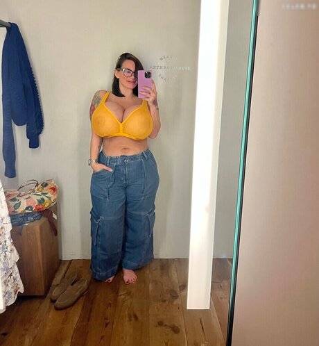 Brittany Elizabeth Welsh 裸のモデル 写真