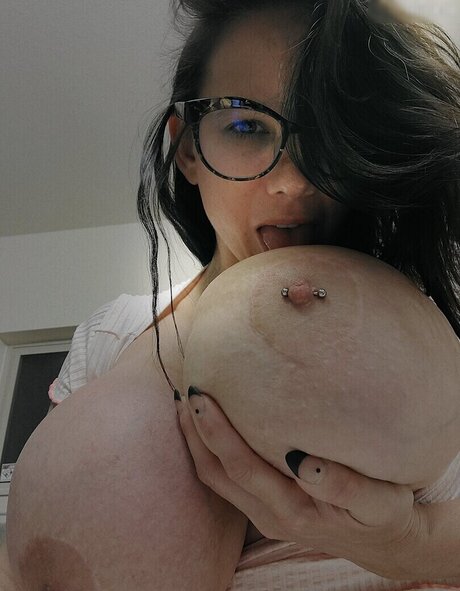 かわいいアナルオンリーファンズ アートヌード 写真