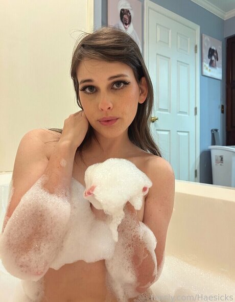 大きなプッシー唇オンリーファンズ セクシーヌード ギャラリー