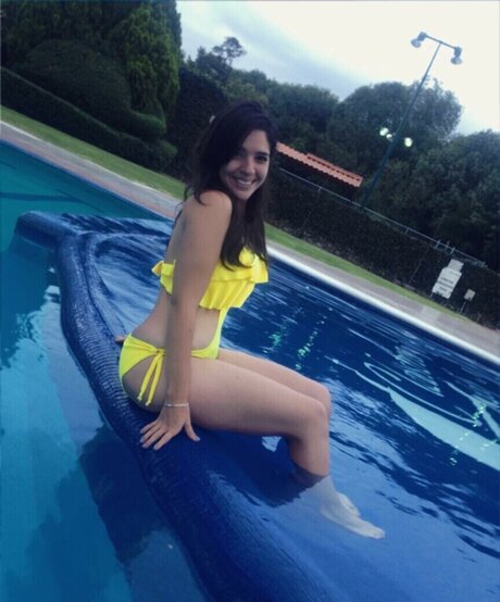 小柄な足オンリーファンズ 無料セクシー 写真