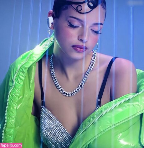 カムフィートオンリーファンズ アートポルノ 写真