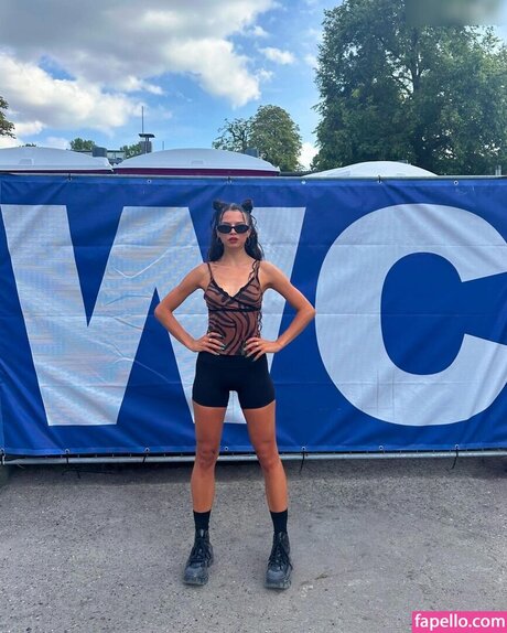 巨乳ランジェリーオンリーファンズ 無料 画像