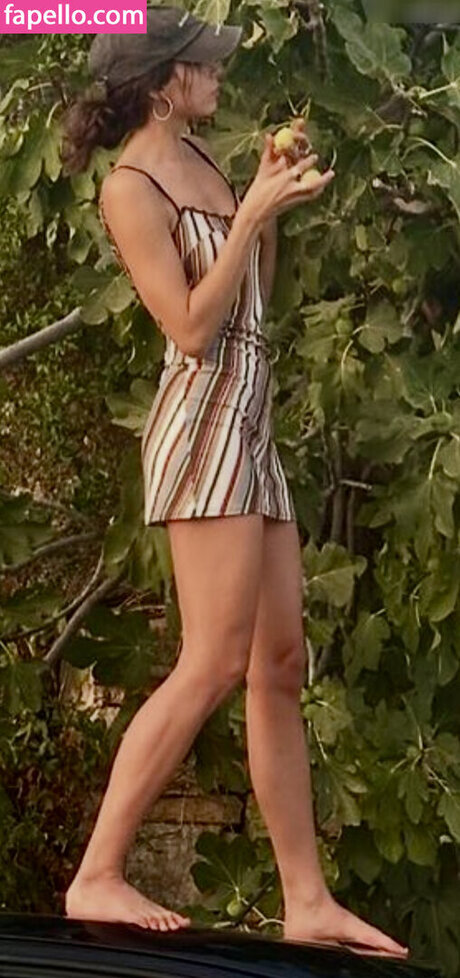 裸の女の子オンリーファンズ ベスト 写真