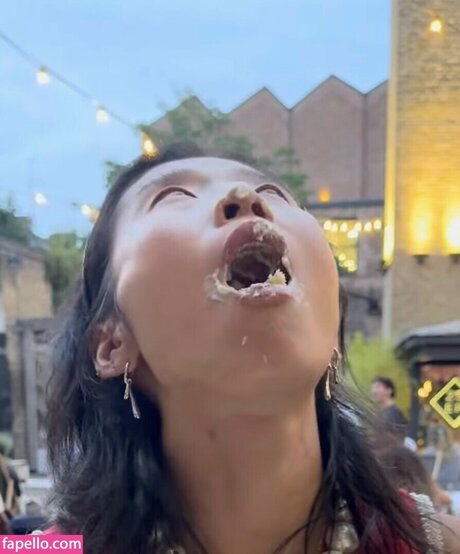 _liullland ポルノスター ヌード 写真