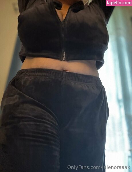 Lalenoraaa ポルノスター 独占 写真