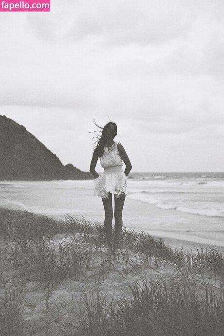 Chloe Campbell 可愛いモデル ギャラリー