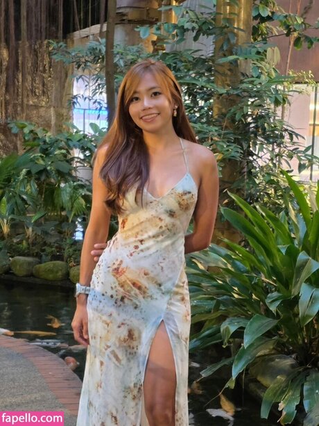 お尻を広げるオンリーファンズ HD 写真