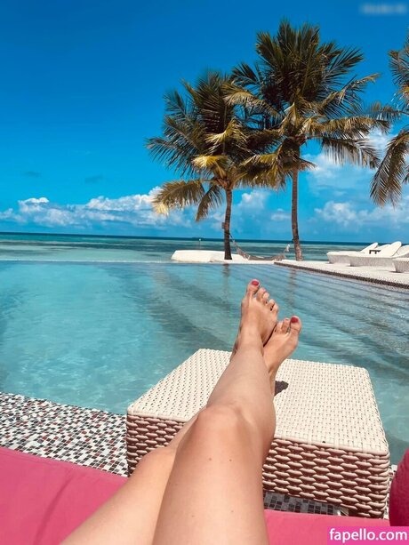 ミラーセルフィーオンリーファンズ セクシー 写真