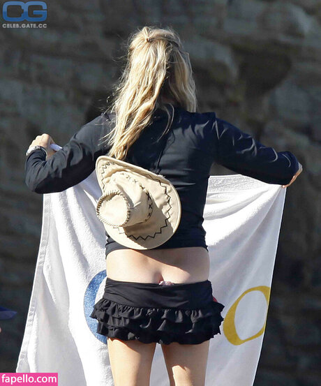 T a Leoni セクシーなポルノスター ギャラリー