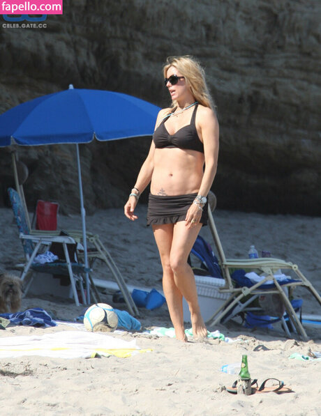 T a Leoni アートモデル アーカイブ