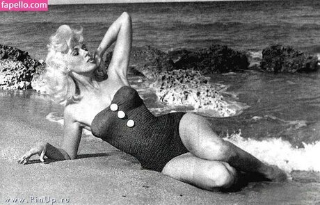 美しいベイビーオンリーファンズ ホット 写真