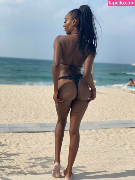 Asia Rae 素敵なスター アーカイブ