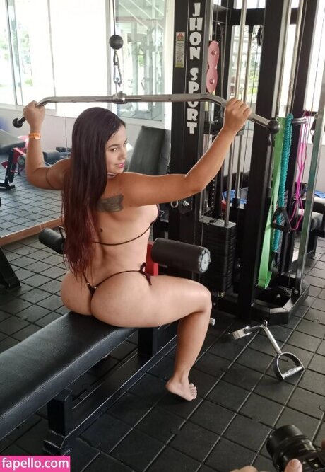 Tatiana big ass boobs 美しいスター 画像