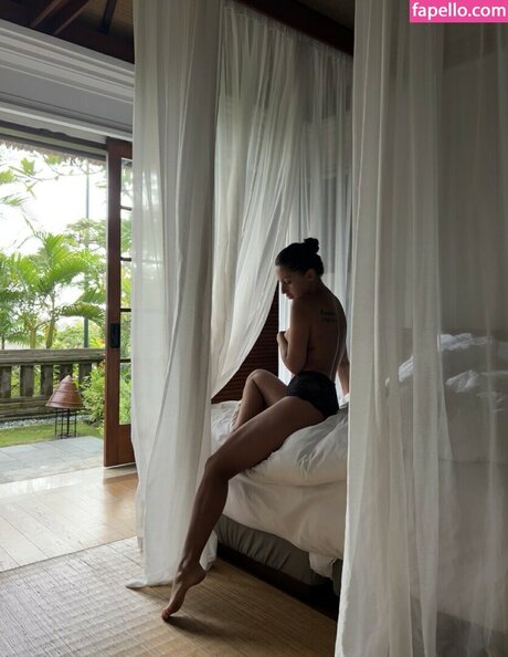 Alice Mamonova セックススター 画像