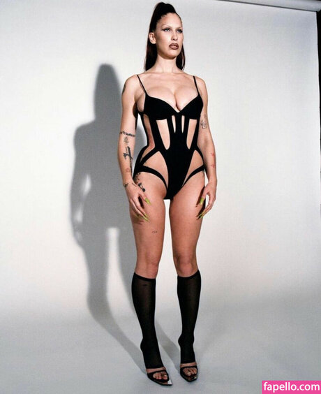 Eartheater ヌードのポルノスター 画像