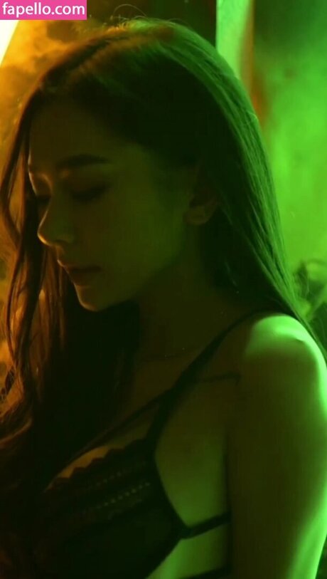 金髪オナニーオンリーファンズ 無料セクシー 写真