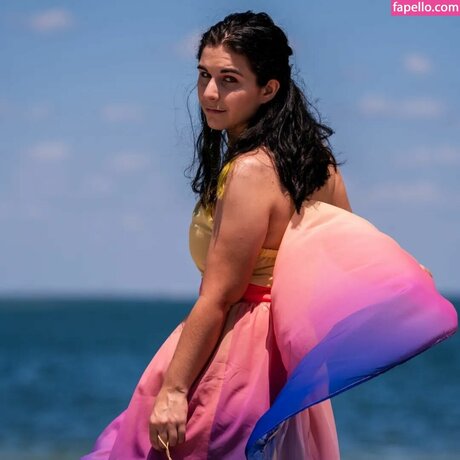 Allylotl ポルノモデル 写真