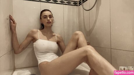 マッサージセラピストオンリーファンズ ポルノグラフィック 写真