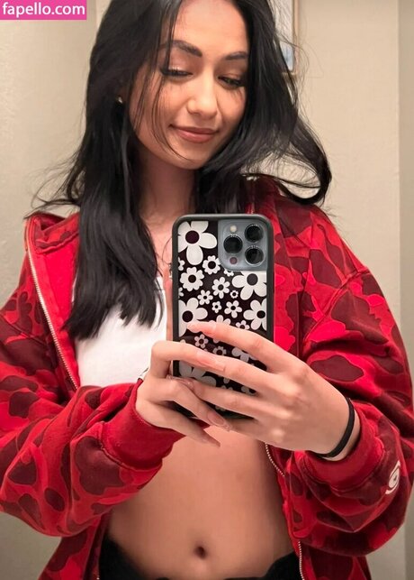 Nina Eastman プロフィール写真