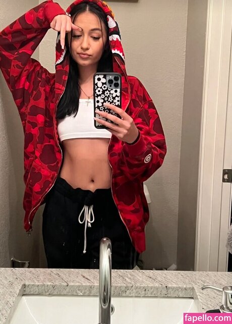 ジンジャーティーンオンリーファンズ トップ 写真