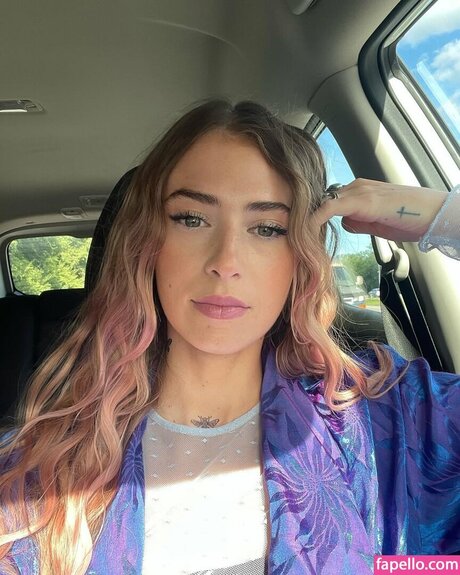 ぽっちゃりブロンドのオンリーファンズ パーフェクト 写真