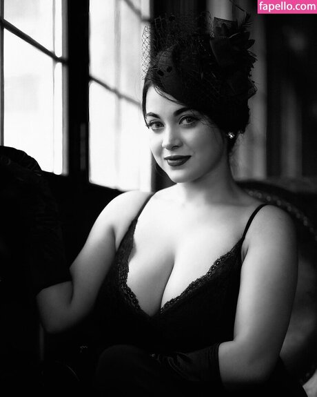 mumtahinaaa_ アートスター ギャラリー