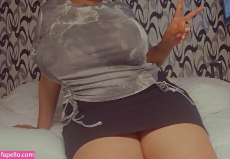 Hyraldia アダルトスター ギャラリー