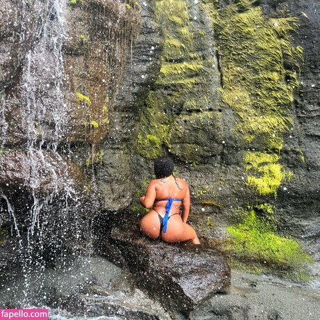 メコスジのオンリーファンズ アートヌード アーカイブ