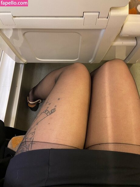 ダウンオンリーファン ポルノ 写真