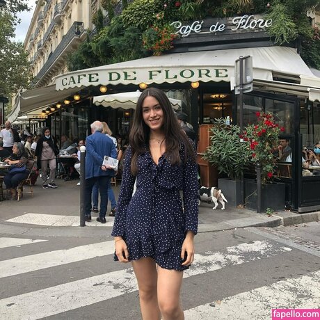 教室オンリーファン セクシーヌード 画像