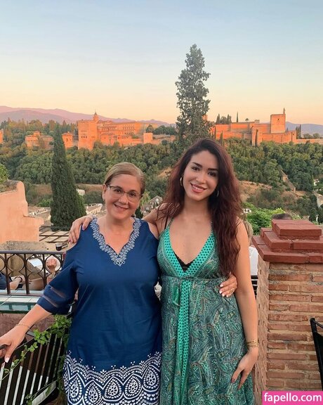 アジアの無料オンリーファンズ 裸 写真