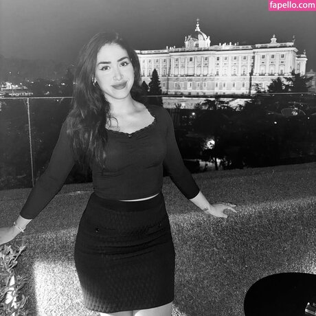 ジンジャーティーンオンリーファンズ セクシー 写真