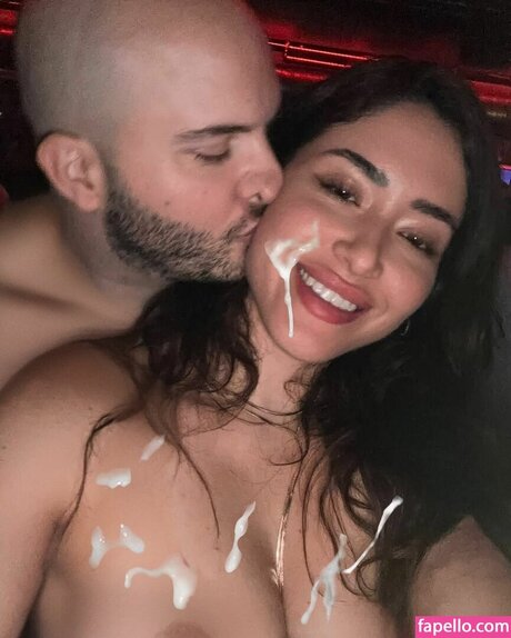 アウトドア 熟女 オンリーファンズ 可愛い 画像