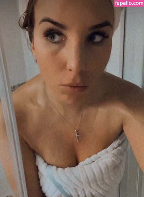 お尻崇拝オンリーファンズ セクシーヌード 写真