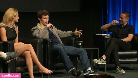 Grace Van Patten かわいいモデル ギャラリー