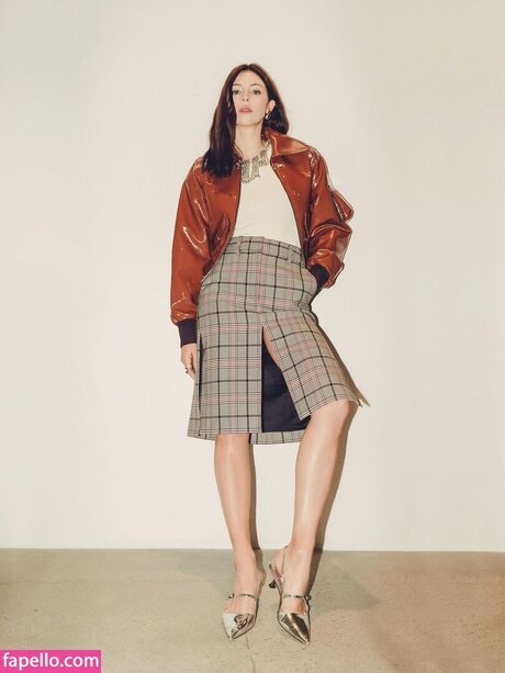 Hermione Corfield アートスター 写真