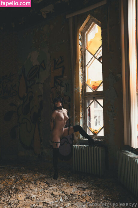 lexiesexyy セックスモデル 写真