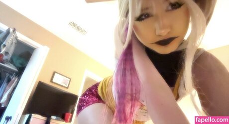 mewingava ポルノスター 可愛い 写真