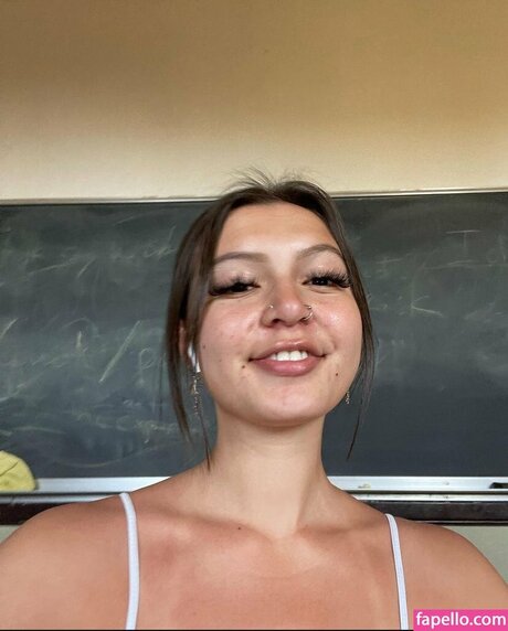 Lucia Manfredi ポルノモデル 画像