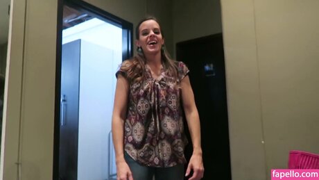 Colette Butler かわいいモデル 写真