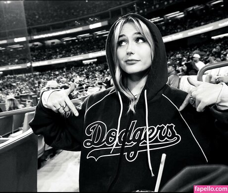 Alyvia Alyn Lind ポルノスター パーフェクト 画像