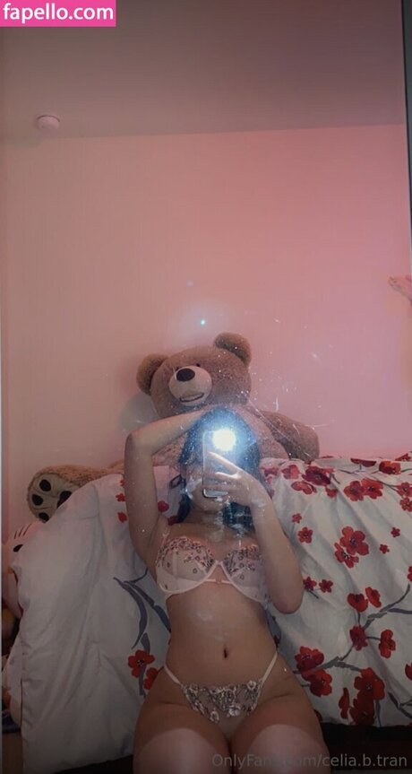 Celia Tran ホットなモデル 写真