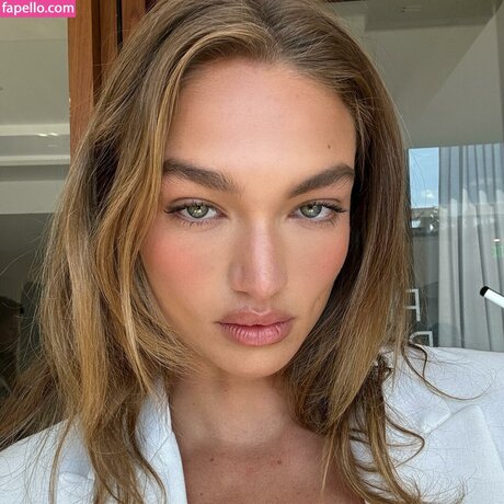 Camille Opp 美しいモデル ギャラリー